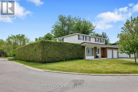 10 Highpark Crescent Ottawa ON K1B 3G8