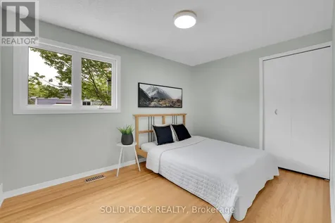 10 Highpark Crescent Ottawa ON K1B 3G8