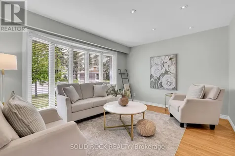 10 Highpark Crescent Ottawa ON K1B 3G8