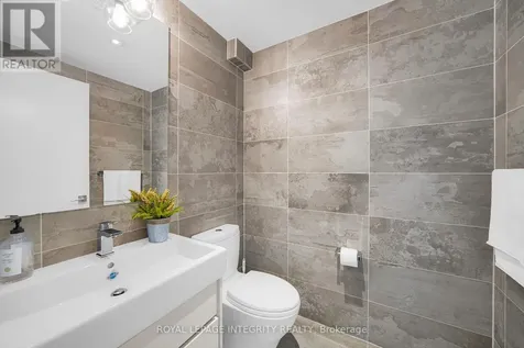 199 Slater Street Ottawa ON K1P 0C8
