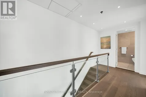199 Slater Street Ottawa ON K1P 0C8