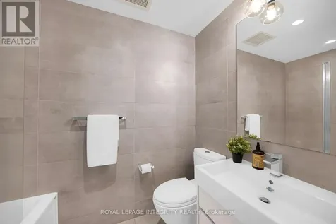 199 Slater Street Ottawa ON K1P 0C8
