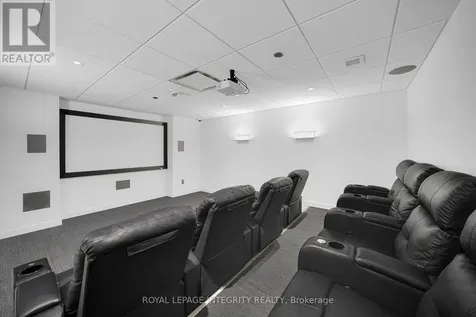 199 Slater Street Ottawa ON K1P 0C8