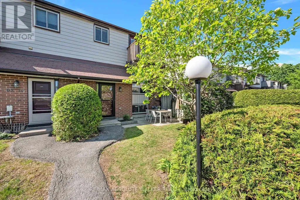 402 Montfort Street Ottawa ON K1L 8G7