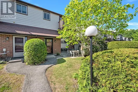 402 Montfort Street Ottawa ON K1L 8G7