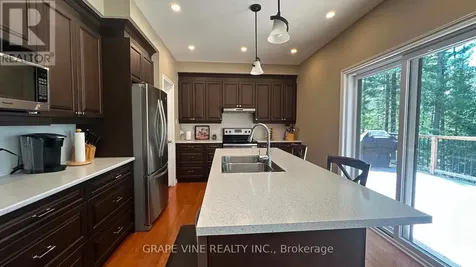 424 Lakewoods Drive Madawaska Valley ON K0J 1B0
