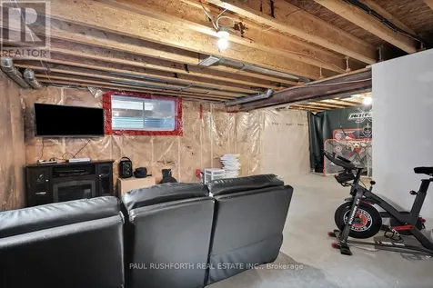 253 Enclave Walk Ottawa ON K1W 0J5