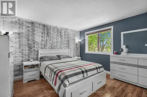 1107 Des Forets Avenue Ottawa ON K1C 5K7