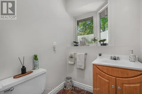1107 Des Forets Avenue Ottawa ON K1C 5K7