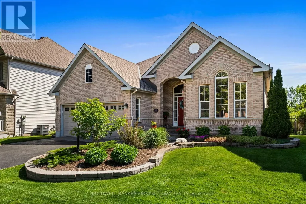 19 Fencerow Way Ottawa ON K2J 4X8