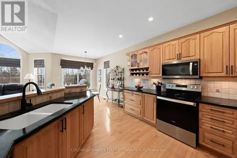 19 Fencerow Way Ottawa ON K2J 4X8