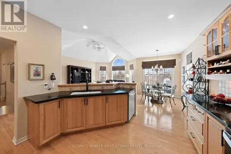 19 Fencerow Way Ottawa ON K2J 4X8