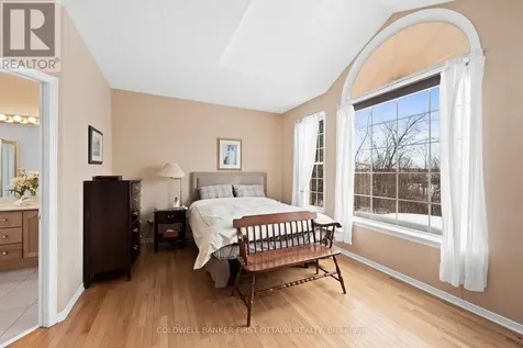 19 Fencerow Way Ottawa ON K2J 4X8
