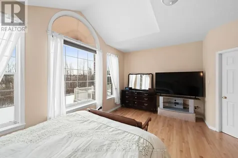 19 Fencerow Way Ottawa ON K2J 4X8