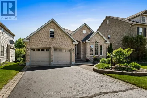 19 Fencerow Way Ottawa ON K2J 4X8