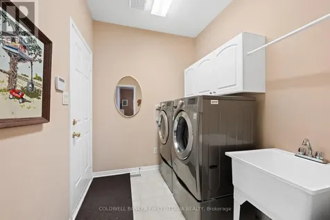 19 Fencerow Way Ottawa ON K2J 4X8