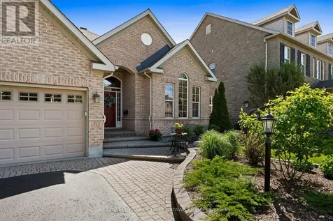19 Fencerow Way Ottawa ON K2J 4X8