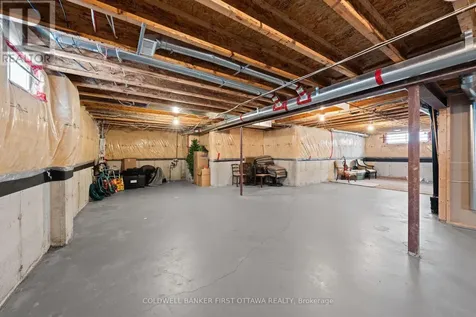 19 Fencerow Way Ottawa ON K2J 4X8