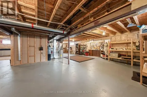 19 Fencerow Way Ottawa ON K2J 4X8