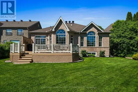 19 Fencerow Way Ottawa ON K2J 4X8