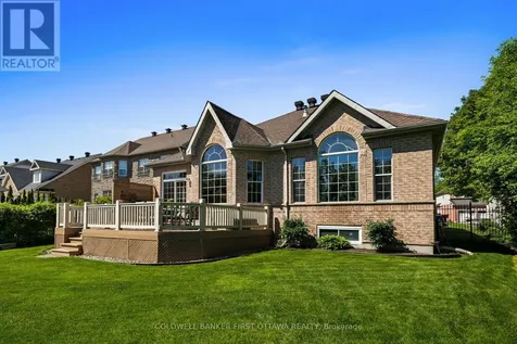 19 Fencerow Way Ottawa ON K2J 4X8