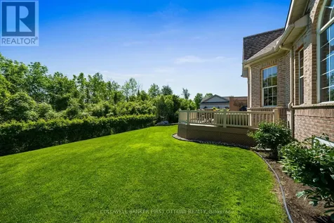 19 Fencerow Way Ottawa ON K2J 4X8