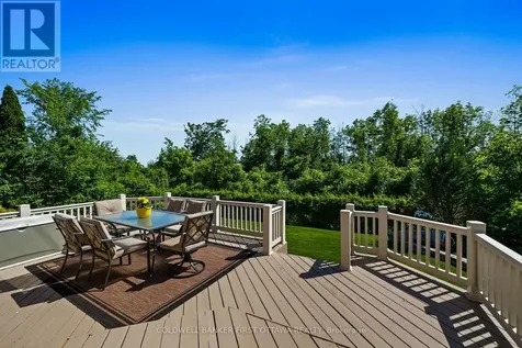 19 Fencerow Way Ottawa ON K2J 4X8