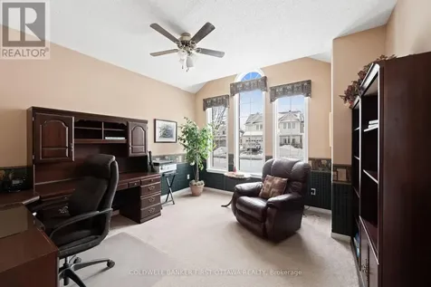 19 Fencerow Way Ottawa ON K2J 4X8