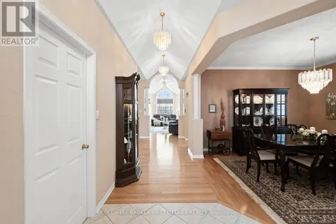 19 Fencerow Way Ottawa ON K2J 4X8