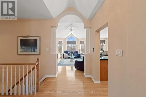 19 Fencerow Way Ottawa ON K2J 4X8