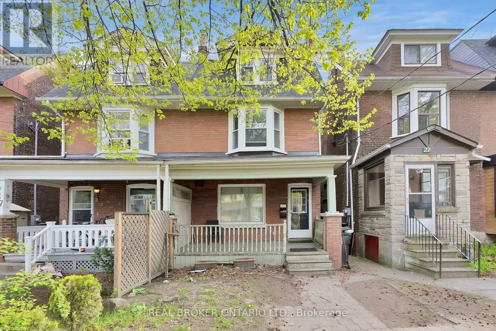 25 Dixon Avenue Toronto (the Beaches) ON M4L 1N2