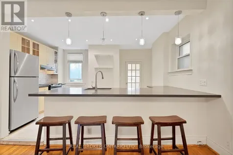 25 Dixon Avenue Toronto (the Beaches) ON M4L 1N2