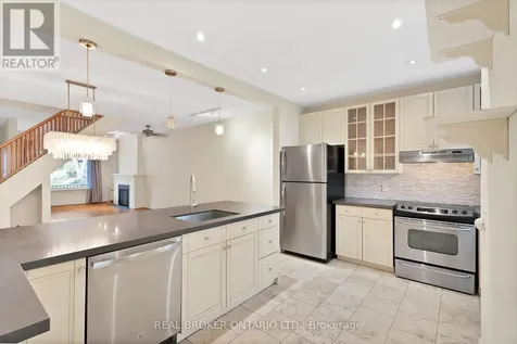 25 Dixon Avenue Toronto (the Beaches) ON M4L 1N2
