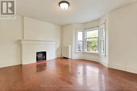 25 Dixon Avenue Toronto (the Beaches) ON M4L 1N2