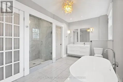 25 Dixon Avenue Toronto (the Beaches) ON M4L 1N2