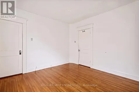 25 Dixon Avenue Toronto (the Beaches) ON M4L 1N2