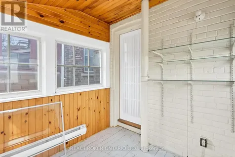 25 Dixon Avenue Toronto (the Beaches) ON M4L 1N2