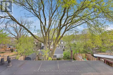 25 Dixon Avenue Toronto (the Beaches) ON M4L 1N2