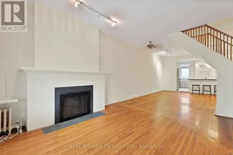 25 Dixon Avenue Toronto (the Beaches) ON M4L 1N2