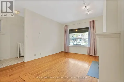 25 Dixon Avenue Toronto (the Beaches) ON M4L 1N2