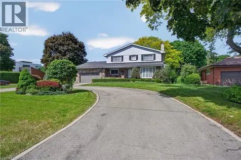 564 Mountain Brow Boulevard Hamilton ON L8T 1A9