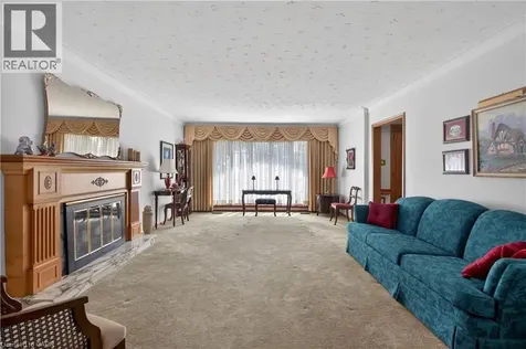 564 Mountain Brow Boulevard Hamilton ON L8T 1A9