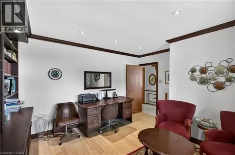 564 Mountain Brow Boulevard Hamilton ON L8T 1A9