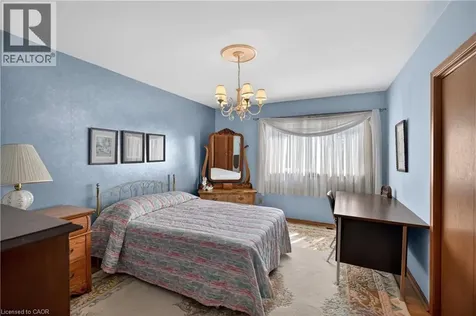 564 Mountain Brow Boulevard Hamilton ON L8T 1A9