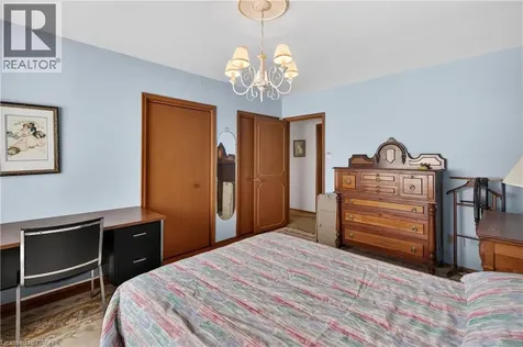564 Mountain Brow Boulevard Hamilton ON L8T 1A9
