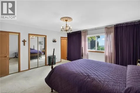 564 Mountain Brow Boulevard Hamilton ON L8T 1A9