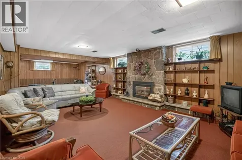 564 Mountain Brow Boulevard Hamilton ON L8T 1A9
