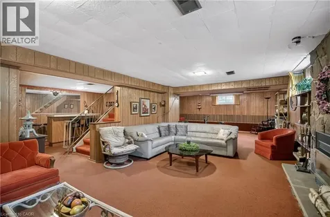 564 Mountain Brow Boulevard Hamilton ON L8T 1A9
