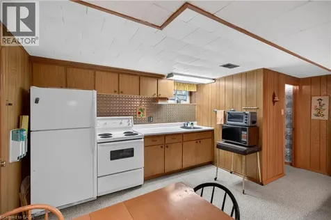 564 Mountain Brow Boulevard Hamilton ON L8T 1A9