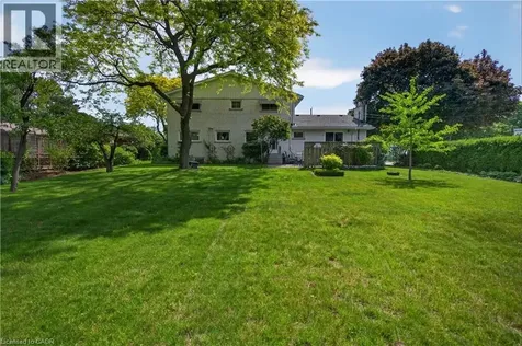 564 Mountain Brow Boulevard Hamilton ON L8T 1A9
